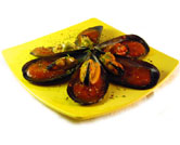 Mejillones con salsa de romesco